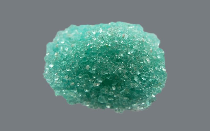 سولفات آهن چیست؟ 8 کاربرد بی نظیر سولفات آهن